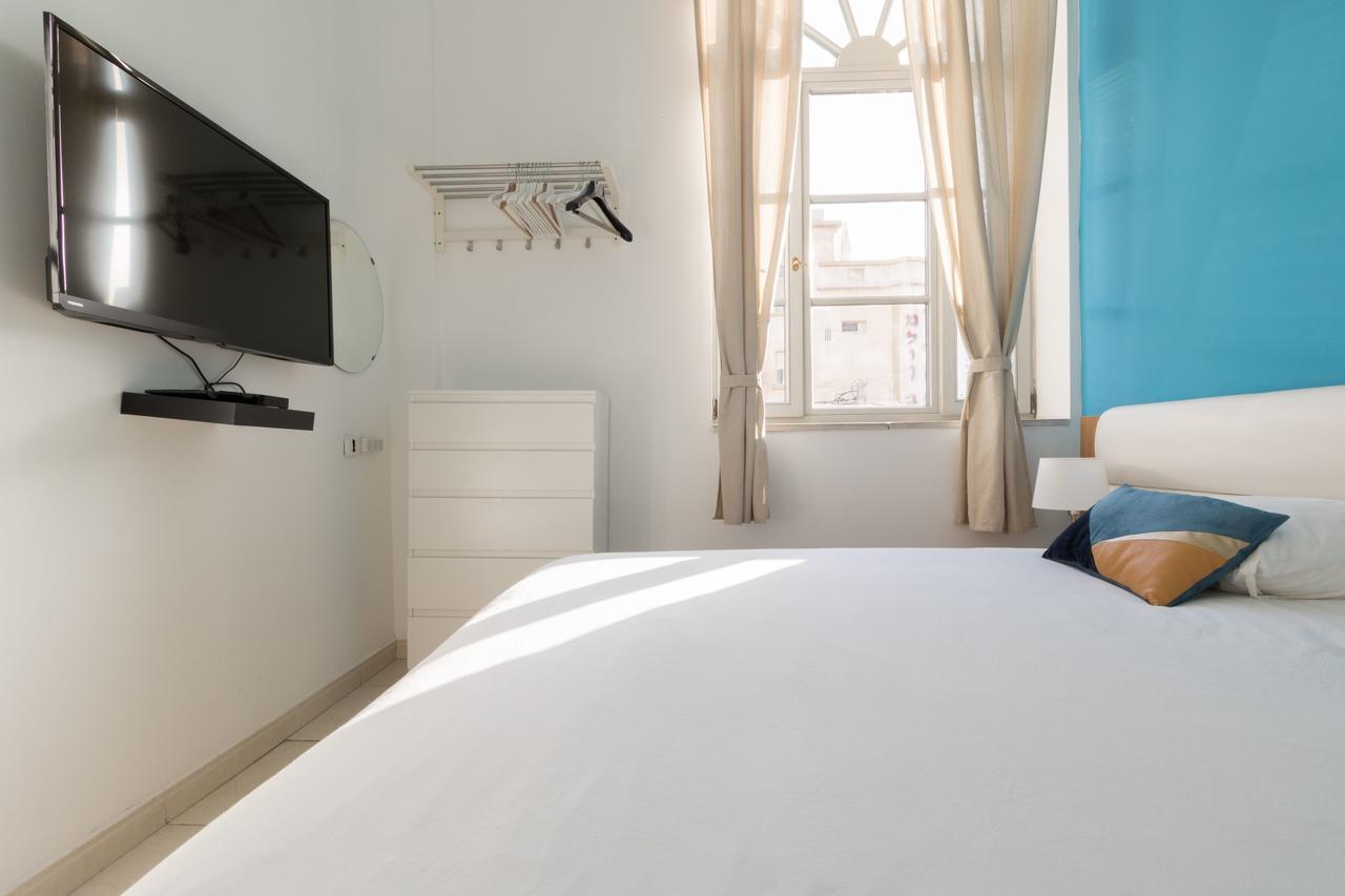 Sweethome26 Luxury Apt Sea View 50 Meters From The Beach Free Parking Tel Aviv Exteriör bild